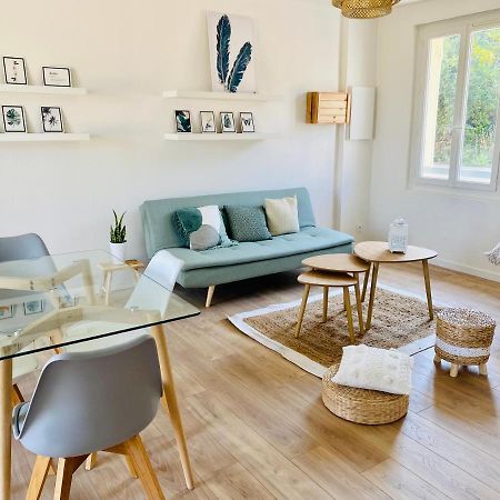 Le Patio De Sasha Apartment อิแยร์ ภายนอก รูปภาพ